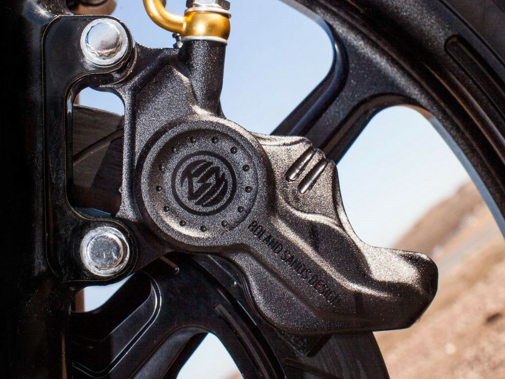 RSD(ローランドサンズデザイン) フロントキャリパー ブラックOPS-02