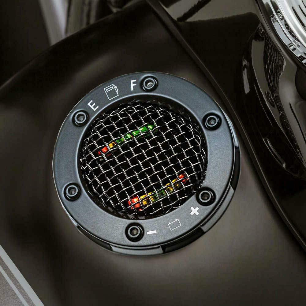 Kuryakyn メッシュ　LEDフューエル、バッテリーゲージ　ブラック-01