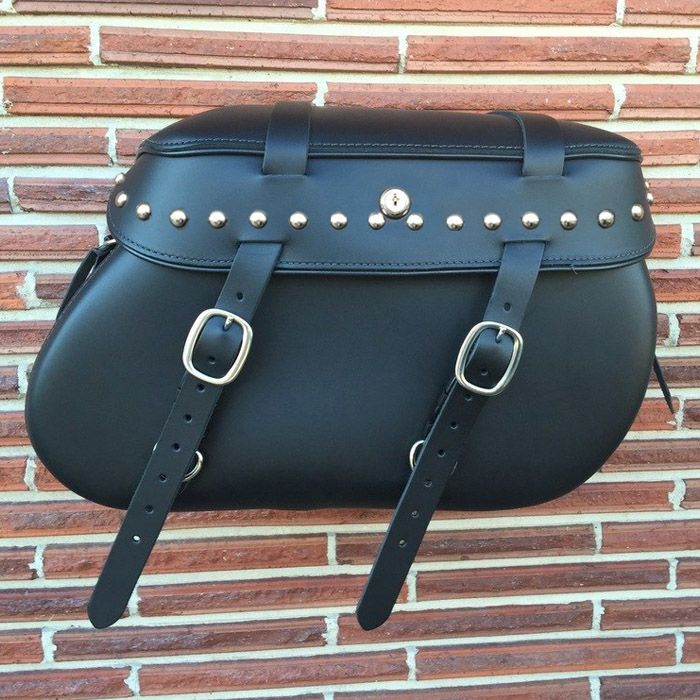 LEATHER PROS XL クラシック デタッチャブル・サドルバッグ　カーゴストラップ　スタッド付リッド-01