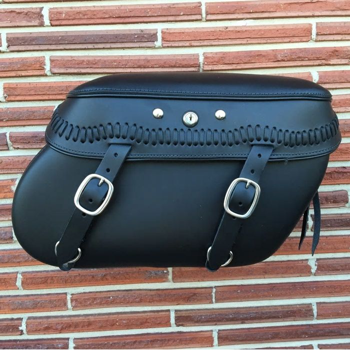 Leather Pros  本革デタッチャブル・サドルバッグ  レース・スタッド付　1984～2017 ソフテイル用-01