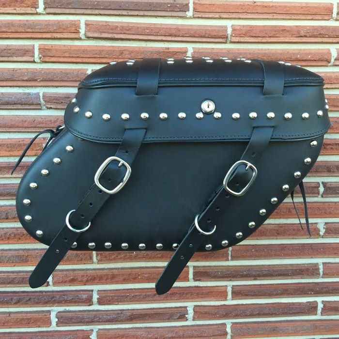 LEATHER PROS　本革デタッチャブル・サドルバッグ　フルスタッド・カーゴストラップ付　ダイナ用-01