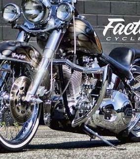 Factory47 シールド エンジンガード ソフテイル用 クローム