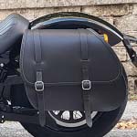 エンズクオイオ　カントリー　ソフテイルM8用サイドバッグ　ブラック　左用