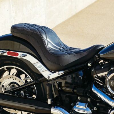 Mustang DayTripper シート FXLR＆FLSB