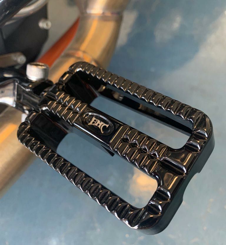 BMC　トラッカー・ペグ　グロスブラック-01