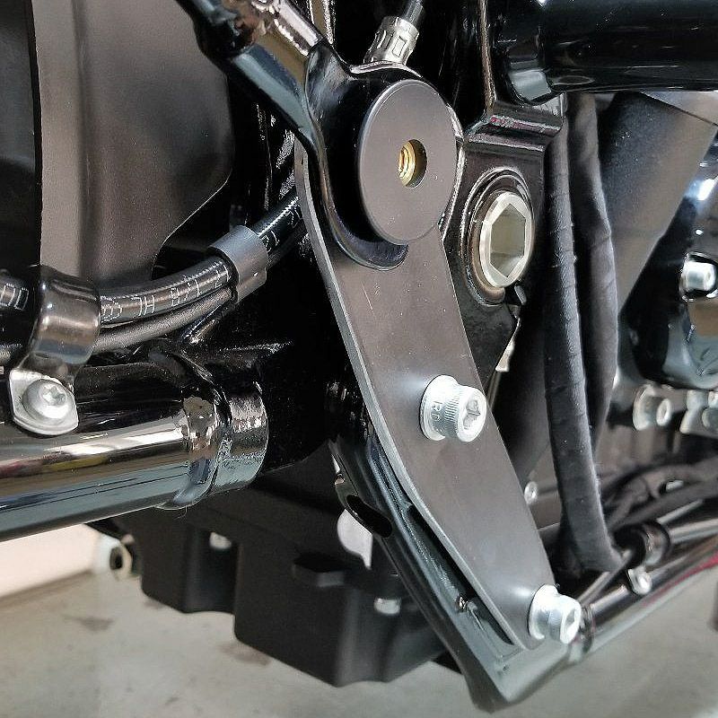 スーパートラップ M8ソフテイル サドルバッグサポート・マウントキット-06