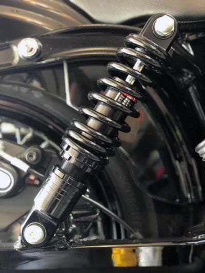 Drag Specialties スポーツスター 車高調節サスペンション HARD ブラック 13インチ