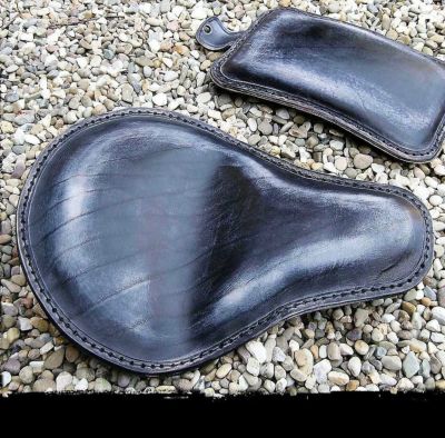 Ricks Motorcycles M8ソフテイル用 ソロスプリングシート