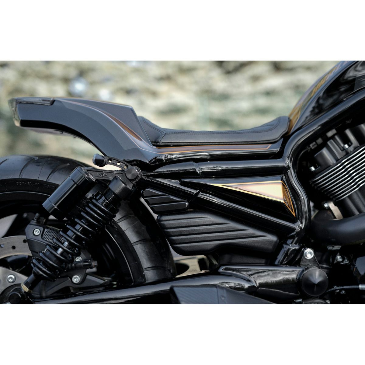 Killer Custom V-ROD ビレット・ターンシグナルブラケット-04