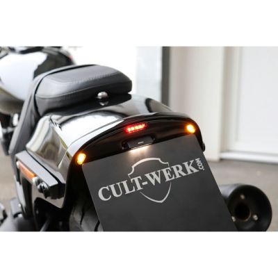 Cult Werk ファットボブ・ライセンスプレートキット ブレーキランプ付