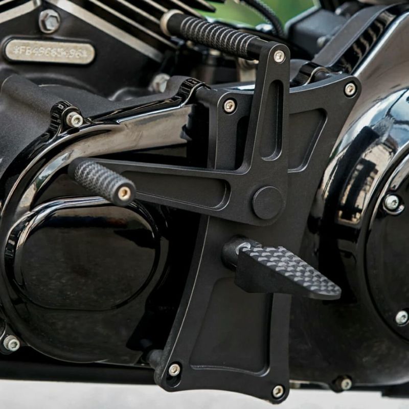 エピックモト トリプルX ミッドコントロールキット ブラック-01