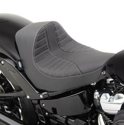 【SALE】DragSpecialties ブレイクアウト用 EZ-ON ソロシート スコーピオンシルバーステッチ
