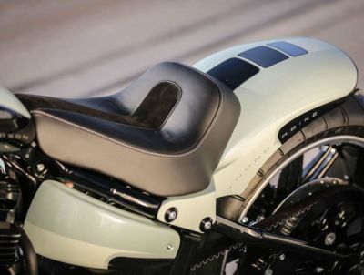 Thunderbike ワイドリアフェンダー用ソロシート ノーマルタンク仕様