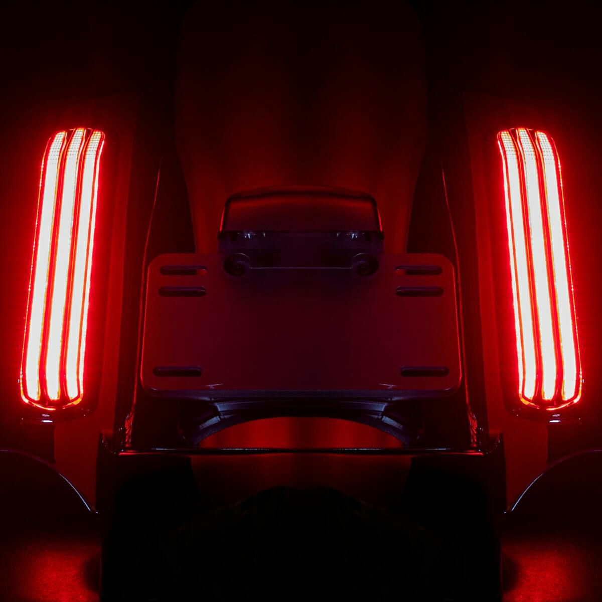 HOGWORKZ ストレッチリアフェンダーキット LED付き ビビッドブラック-02