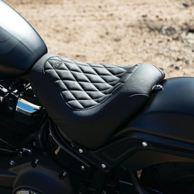 Mustang  ワイドトリッパー ソロシート ダイアモンドステッチ　FATBOB