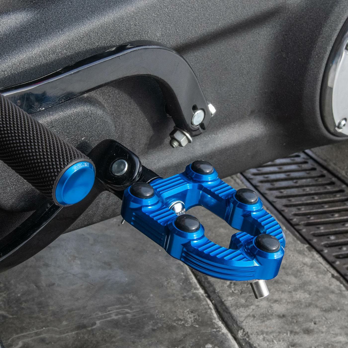 アレンネス MXフットペグ ブルー-02