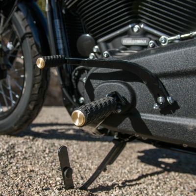 アレンネス Air Trax ライダーフットペグ ブラス　M8ソフテイル