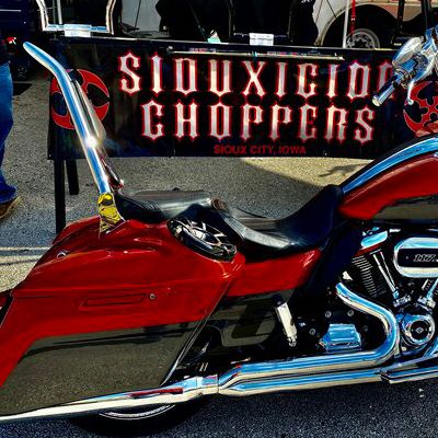 ツーリング用デタッチャブル バックレスト 22インチ高 1.25インチ径 クローム パッド付 Siouxside Choppers