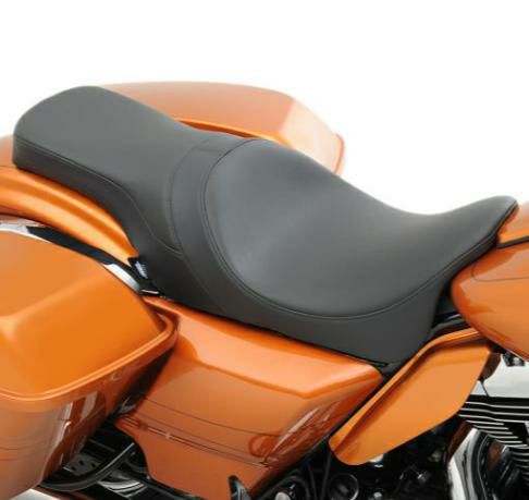 Drag Specialties 2UPシート　シルバーWステッチ　ツーリング系 Drag Specialties 2UPシートシルバーWステッチツーリング系