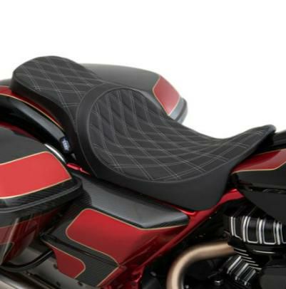 Drag Specialties 2UPシート　シルバーWステッチ　ツーリング系 Drag Specialties 2UPシート シルバーWステッチ ツーリング系