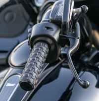 Arlen Ness エアトラック・グリップ ケーブルスロットル用 ブラック-04