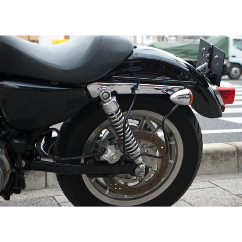 寺田モータース スポーツスター用サドルバッグサポート ブラック-02