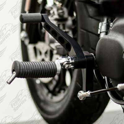 Free Spirits フォワードコントロール用ブレーキペダル/シフトペダルキット ブラック 【スポーツスター】