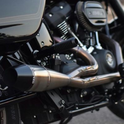 SAWICKI ショーティー・2in1フルエキゾーストマフラー ブラッシュ/ブラックエンド M8ソフテイル