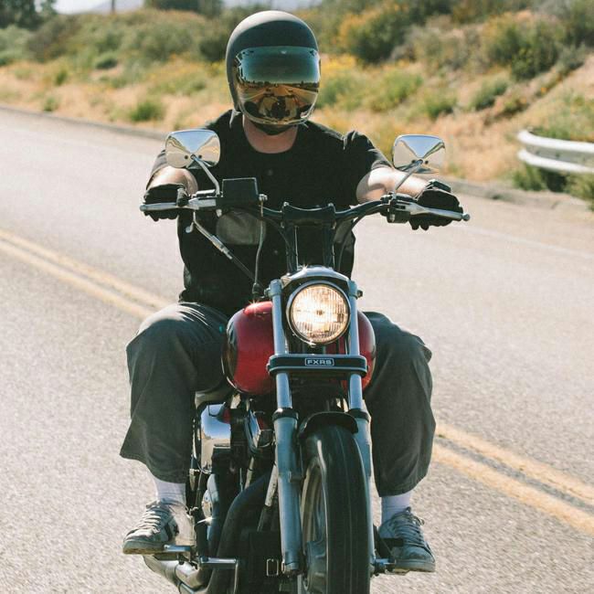 Biltwell トラッカーハンドルバー ディンプル付 ブラック-03