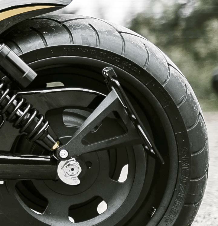 Killer Custom ジャパン ライセンスプレートホルダー ナンバー灯付き-02