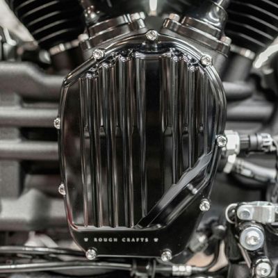【セール】Rough Crafts M8 カムカバー ブラック