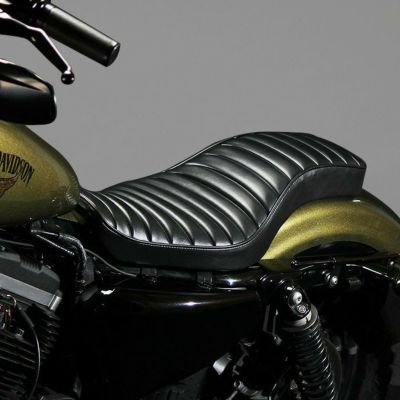 GLEAMING WORKS スポーツスター、コブラ シート ブラック