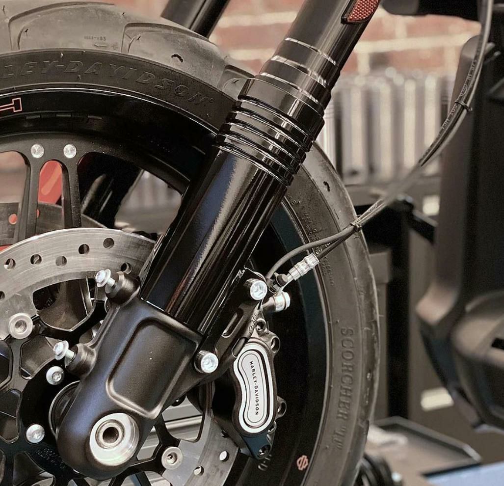 M8 FXFB用ロワーフォークカバー Killer Custom |ハーレーパーツ専門店