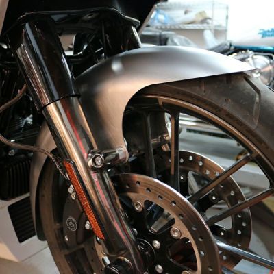 Paul Yaffe's Bagger Nation カフェ・フロントフェンダー 21インチ用 シルバーブラケット