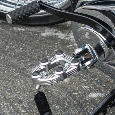 Arlen Ness MXフットペグ クローム M8ソフテイル/ライダー用