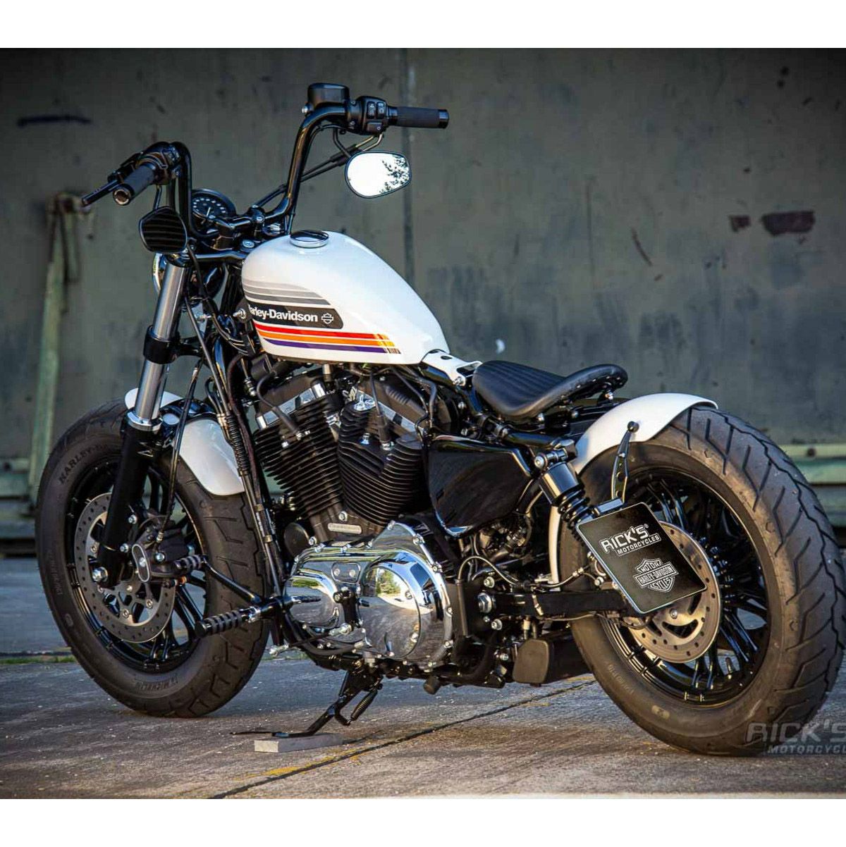 Ricks Motorcycles Oリングデザイン・スポーツスター48/72用ライダーフットペグ ブラック-03
