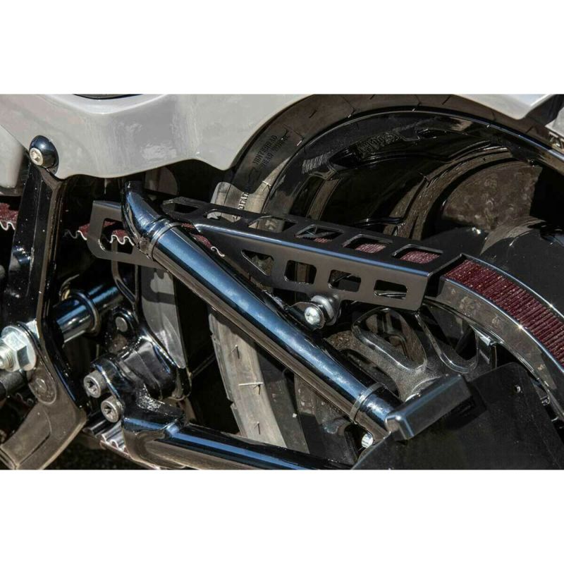 Ricks Motorcycles M8ソフテイル用 スクエアカット・ベルトガード グロスブラック-01