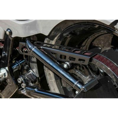 Ricks Motorcycles M8ソフテイル用 スクエアカット・ベルトガード グロスブラック
