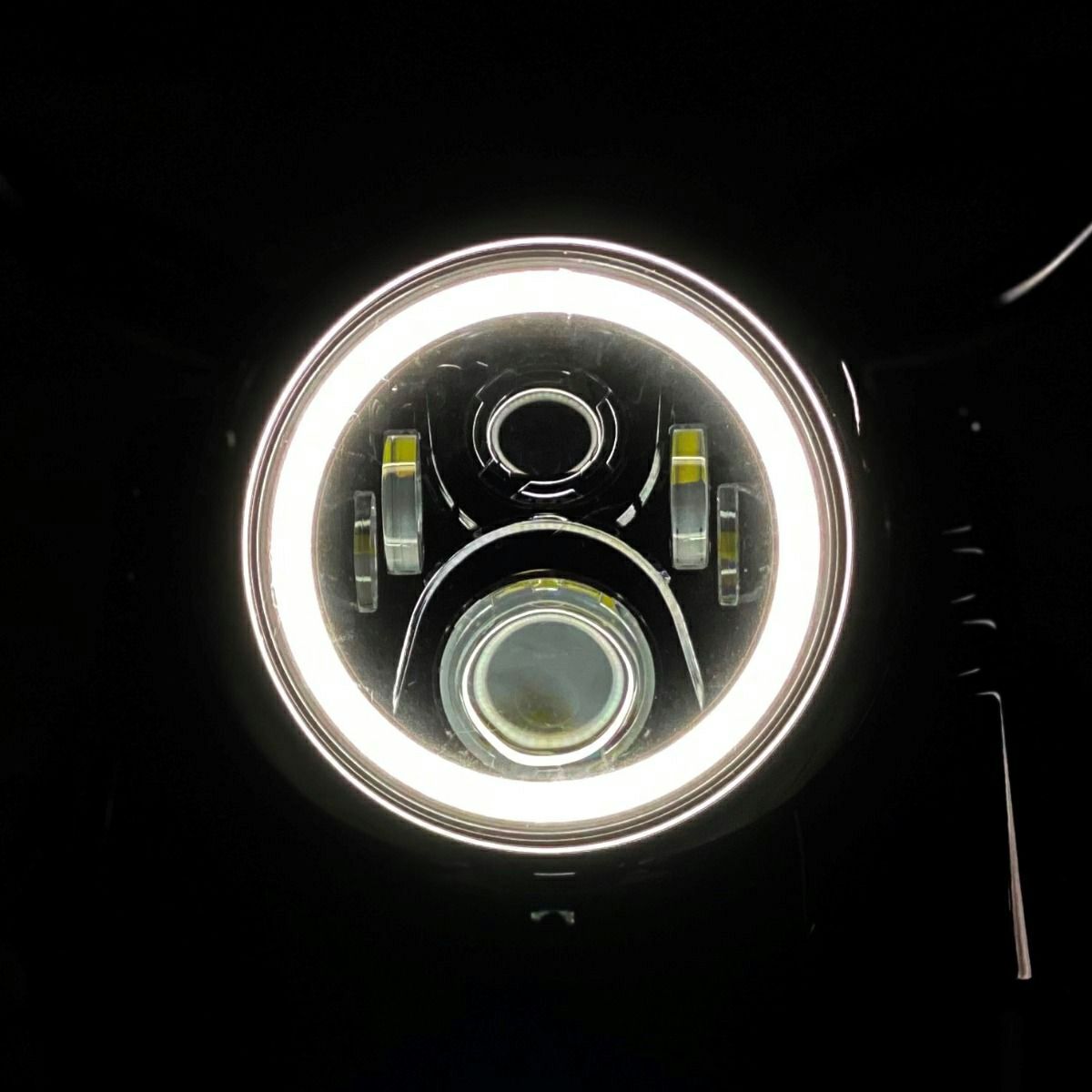Custom Dynamics 7インチ・HALOリング付LEDヘッドライト ブラック-04