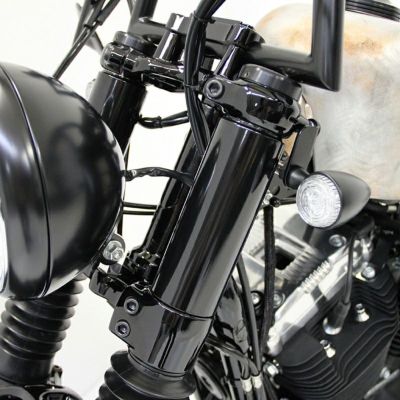 Cult Werk スポーツスター用トリプルクランプボルト(49mmフォーク車) ブラック