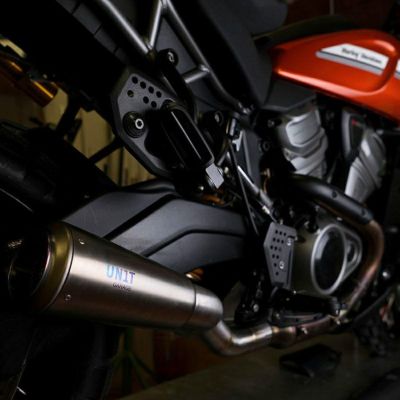 AKRAPOVIC (アクラポビッチ) スリップオンライン スリップオン