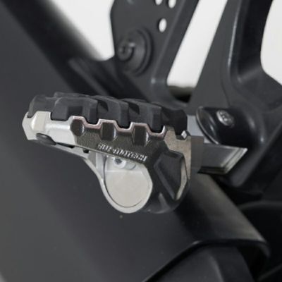 ハーレー Pan America用 EVO ポジション可変式パッセンジャーフットレストセット SW-MOTECH