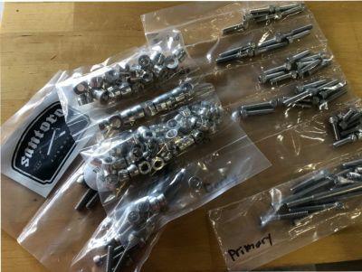 エンジン/ロッカーボックス/トランスミッションサイドプレート ボルトキット ポリッシュシルバー BMC