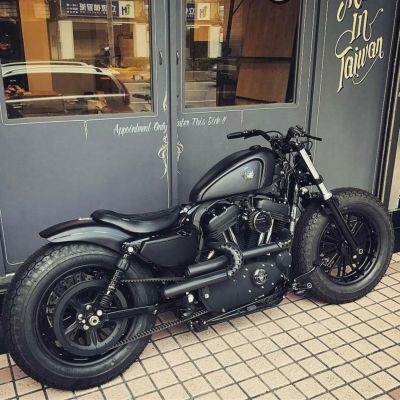 Rough Crafts Iron Guerilla タンク(キャブ用) 【スポーツスター】