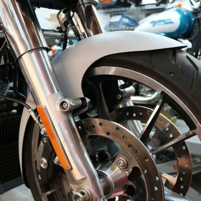 ハーレー ツーリング 16-19インチ・CAFEコンポジットフロントフェンダーキット(ブラックブラケット) Paul Yaffe