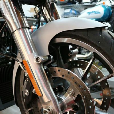 ハーレー ツーリング 21インチ・CAFEコンポジットフロントフェンダー(ブラックブラケット) Paul Yaffe