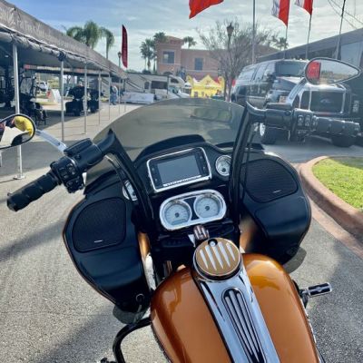 ハーレー ロードグライド 1-1/2インチ ポインテッドトップ・EZインストールハンドルバー 14インチトール/グロスブラック Fat Baggers