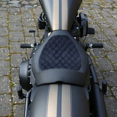ハーレー M8 ブレイクアウト、ファットボーイ KODLIN カスタムタンク/リアフェンダー用 ソロシート