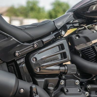 M8ソフテイル Avenger サイドカバー プリロードアジャストノブ装着車用 KIller Custom