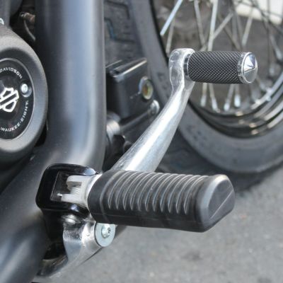 ハーレー M8 ストリートボブ、ローライダー、スタンダード オフセットブレーキアーム ポリッシュ KIJIMA
